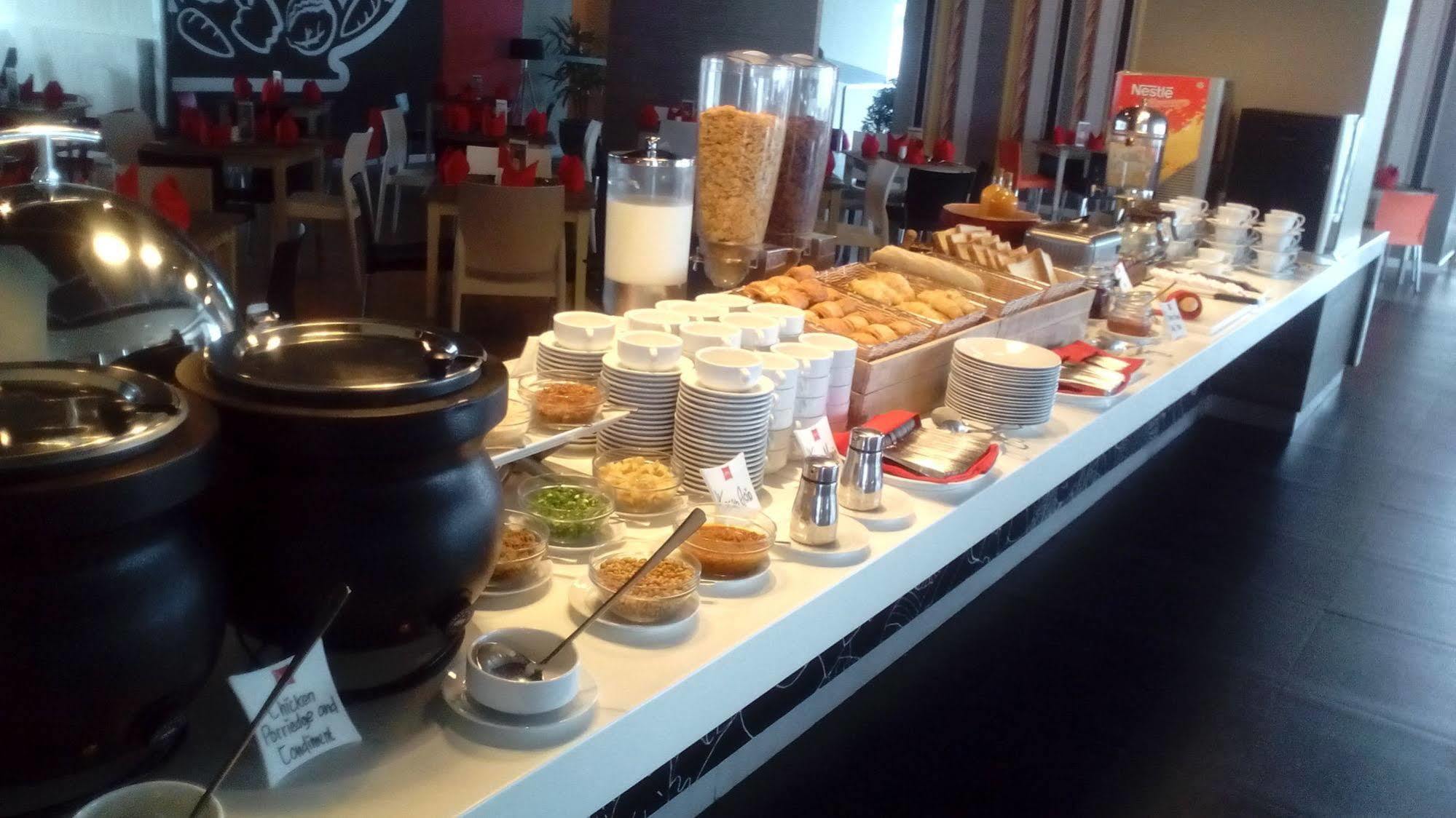 Ibis Surabaya City Center Εξωτερικό φωτογραφία